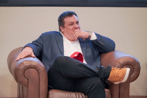 Hay ministros que deben irse por lentitud en resultados, dice gobernador  