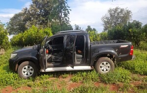 Popular / ¡Salió del banco ha tapére oñemoperömbaite!