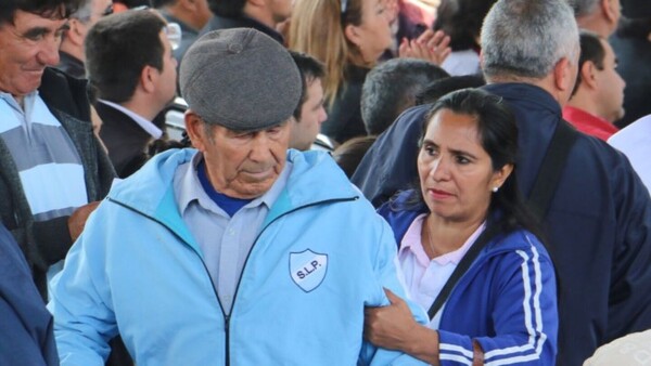 Abues de 69 años ya cobran su pensión