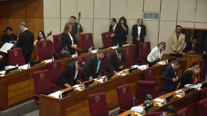 Postergan por tiempo indefinido el estudio de la Caja Fiscal - Noticiero Paraguay