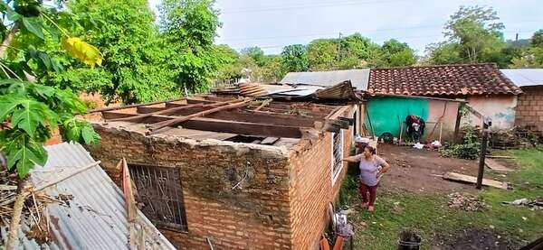 Familias afectadas por temporal claman asistencia por parte de las autoridades - Nacionales - ABC Color