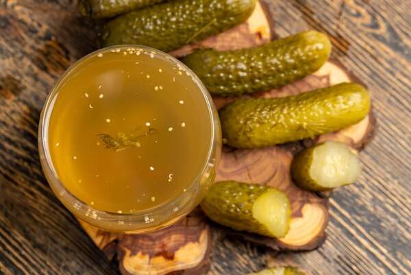 ¿Qué hacer con el líquido de los pepinillos? Cinco usos para no desperdiciar ni una gota - Gastronomía - ABC Color