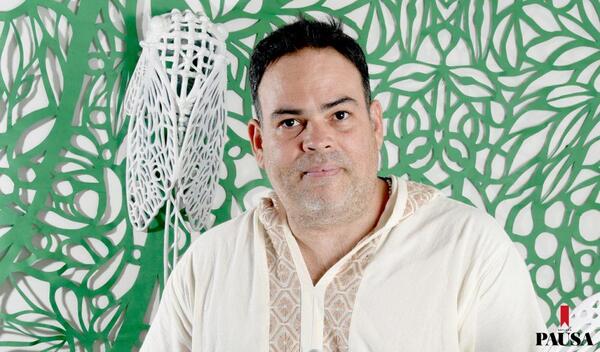 Andrés Paredes | Pausa