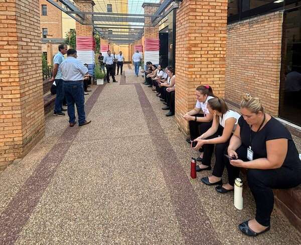 Ante el calor extremo que afecta a funcionarios del Palacio de Justicia, una jueza fue internada en Paraguarí - Nacionales - ABC Color