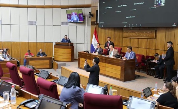 Honor Colorado respalda acuerdo SOFA con EE.UU