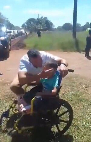 Video: El saludo presidencial que emociona a Zanja Pytã