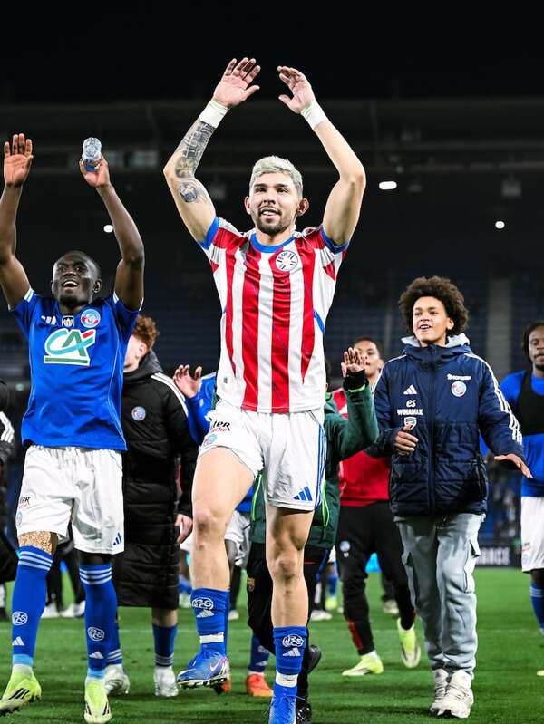 Julio Enciso mete al Estrasburgo en semifinales, con la Albirroja puesta - Fútbol Internacional - ABC Color