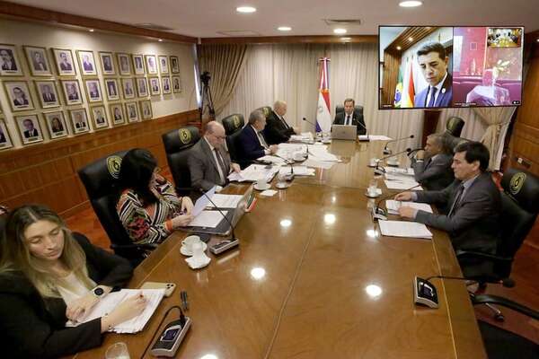 Corte rechaza reconsideración y fiscal de Alberdi seguirá suspendido - Nacionales - ABC Color