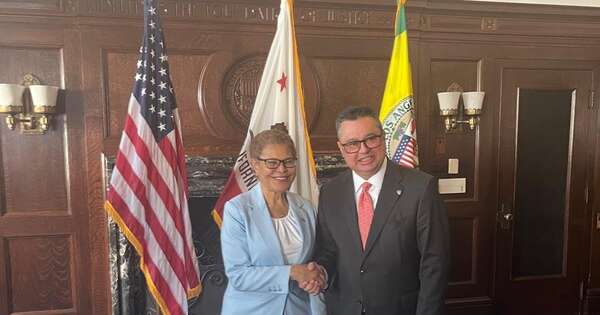 La Nación / El embajador Gustavo Leite se reunió con tres alcaldes en EE. UU.