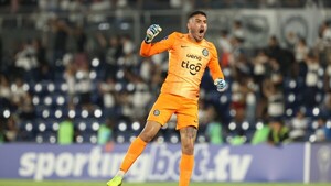 La impresionante atajada de Gastón Olveira