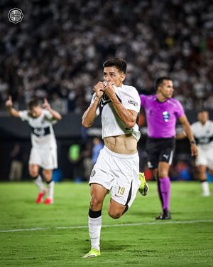 Olimpia derrota a Trinidense y avanza a fase de grupos de la Sudamericana 2026