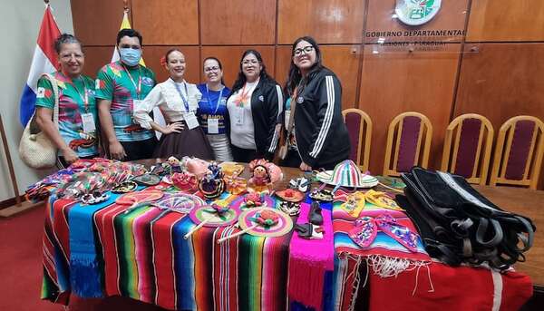 Festival Internacional Alborada Misionera reúne a delegaciones de cuatro países y fomenta el intercambio cultural en Misiones - Nacionales - ABC Color
