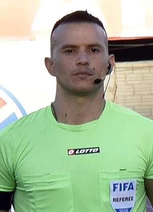 Arbitraje: Error admitido y “freezer” - Fútbol - ABC Color