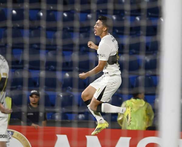 Expreso con lo justo: Olimpia derrotó 1-0 a Trinidense y avanza a la fase de grupos de la Sudamericana - Fútbol - ABC Color