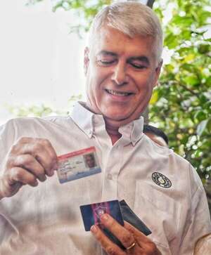 Caso metrobús: juez procesa y cita a audiencia de medidas a Arnoldo Wiens - Nacionales - ABC Color