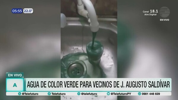 Denuncian agua verde y fétida en J. Augusto Saldívar