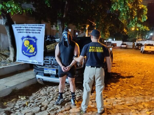 Popular / Detuvieron a narcopiloto en barrio chuchi de Asunción