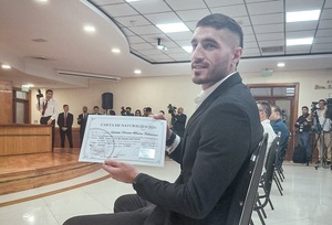 Gastón Olveira ya es paraguayo: juró la nacionalidad y queda habilitado para la Albirroja