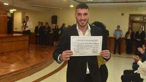 Gastón Olveira adquiere la nacionalidad paraguaya