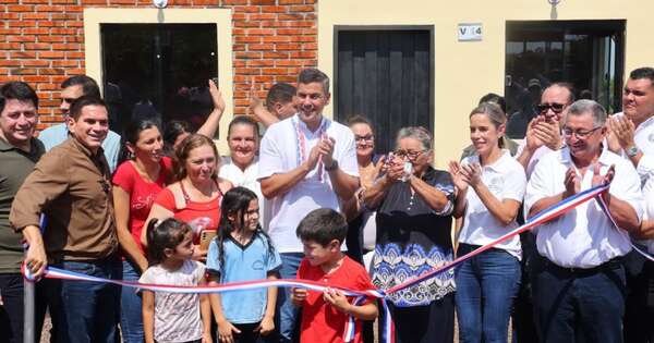 La Nación / Gobierno entrega 121 viviendas en Caazapá