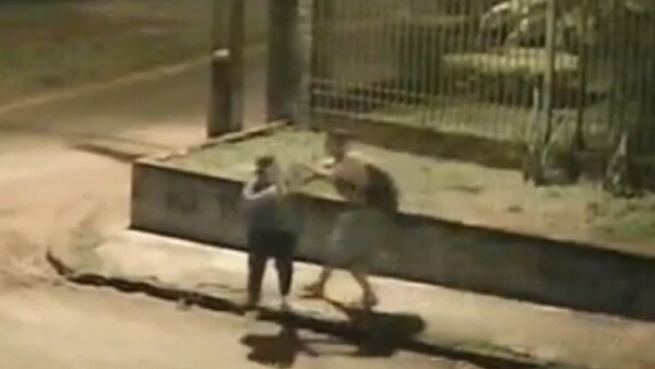 Violento intento de asalto en San Lorenzo: Atacante arroja al suelo a su víctima y la golpea en el rostro