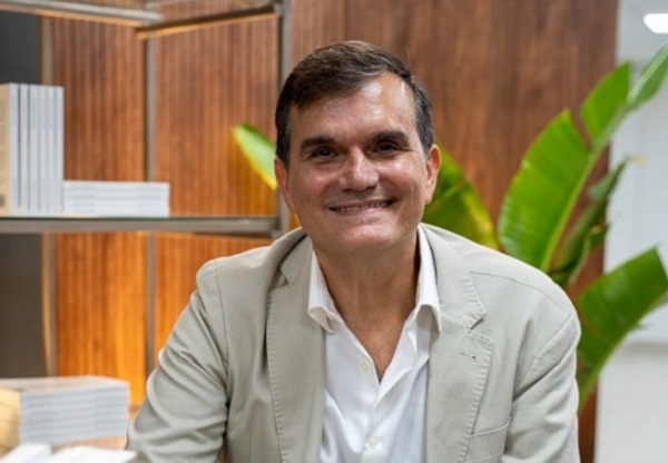 Kelo Kriskovich presenta libro sobre empresas familiares