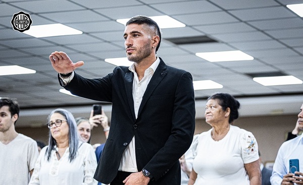 Chiquito Giménez opinó sobre la posibilidad de que Gastón Olveira sea arquero de la Albirroja