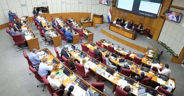 La Nación / Tras entrega de propuestas, docentes aguardan definición sobre reforma