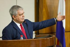 Gobierno evalúa plan de seguridad ante tensiones a nivel internacional