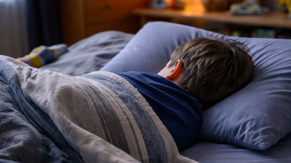 Pacientito reveló a pediatra el "método" que usaba la niñera para hacerle dormir