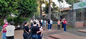 Padres de alumnos del CREE se movilizan en Encarnación por falta de docentes