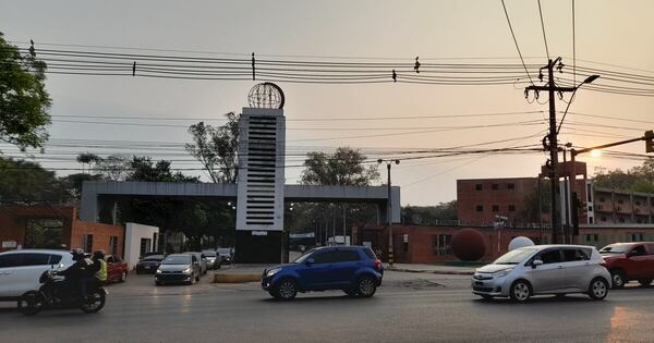 Diario HOY | Congestión vehicular por controles para entrar a la UNA: evaluarán alternativas