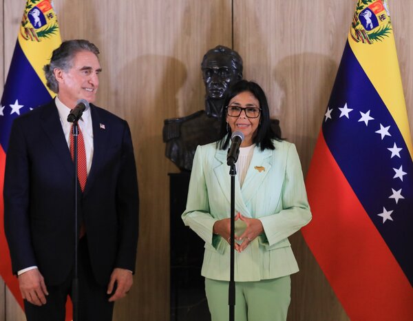 EEUU y Venezuela acuerdan restablecer relaciones diplomáticas