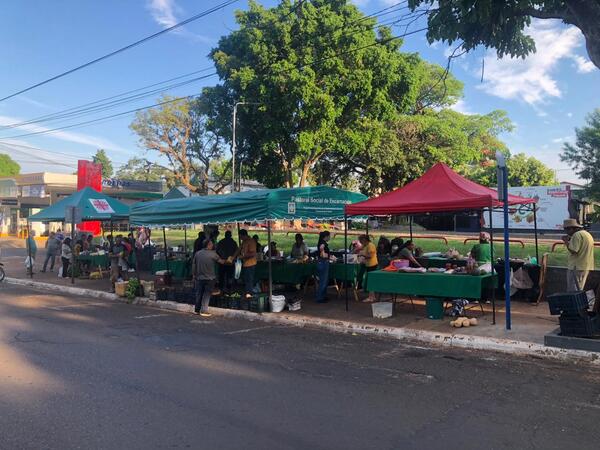 Productores agroecológicos refuerzan oferta de alimentos frescos en Encarnación por Semana Santa