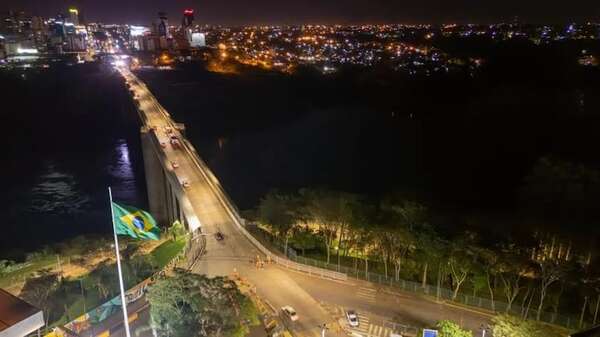 Reparaciones en el Puente de la Amistad obligarán a bloquear esta noche uno de los carriles - ABC en el Este - ABC Color