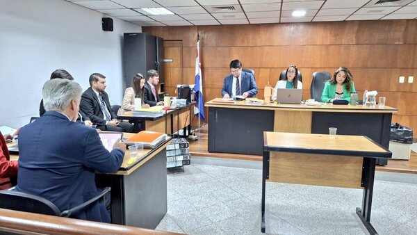 Tribunal rechaza recursos de la defensa del ex ministro Arnaldo Giuzzio