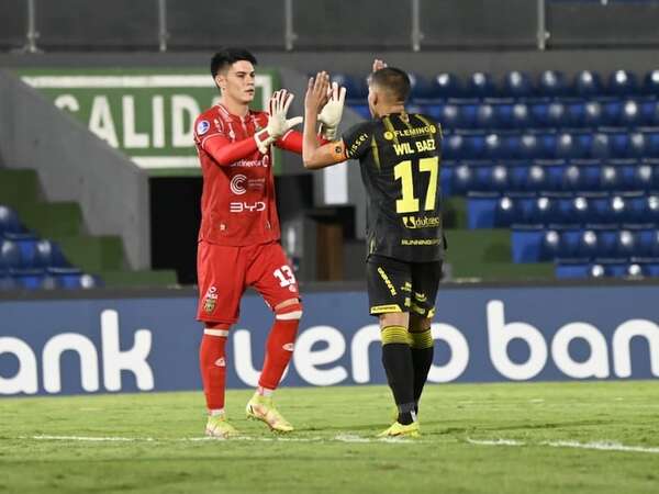Vídeo: Óscar Toledo, el arquero suplente que clasificó a Recoleta - Deportivo Recoleta - ABC Color