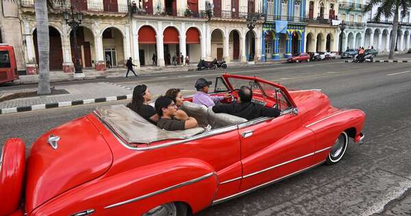 La Nación / Trump dice a CNN que Cuba “va a caer dentro de poco”