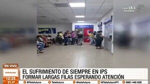 Asegurados del Ingavi forman largas filas esperando atención