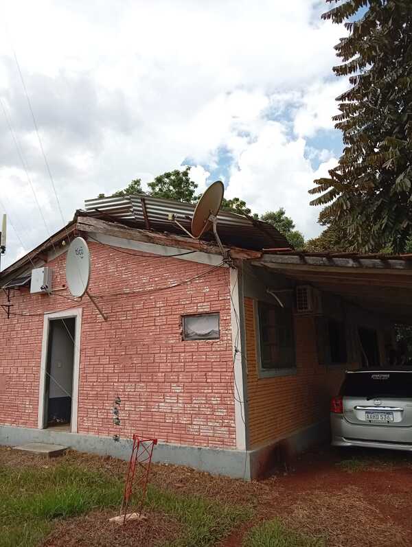 Temporal daña parte del techo de la Comisaría 32 en San Cosme y Damián