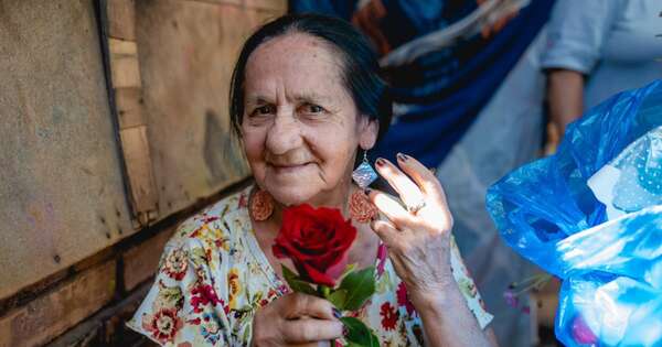 Diario HOY | Inauguran muestra fotográfica sobre “Mujeres del Mercado 4”