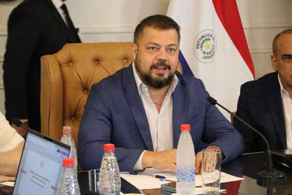 Senadores proponen que el cumpleaños sea día libre para trabajadores en Paraguay