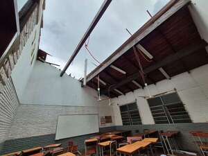 Encarnación: temporal destecha escuela y cuatro niños quedaron heridos - Nacionales - ABC Color