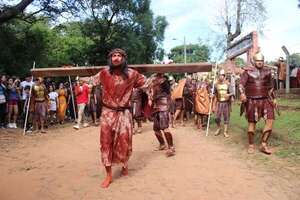 Se preparan para la representación del Vía Crucis en Zanja Hū, Atyrá - Nacionales - ABC Color
