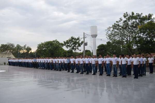 Doscientos aspirantes inician formación en nuevo Colegio de Policía en Paraguarí - Nacionales - ABC Color