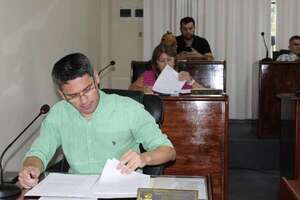 Cartistas blindan a Fornerón y aprueban millonaria ejecución presupuestaria entre denuncias de irregularidades - Nacionales - ABC Color