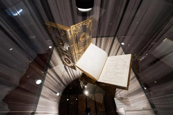 "Una joya en plena guerra": muestra documental en el Archivo Nacional