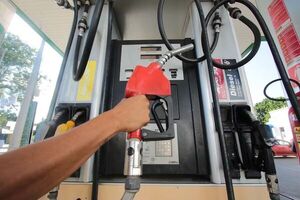 Emblemas privados suben desde hoy precios de combustibles hasta 700 Gs por litro