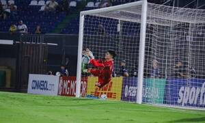 El arquero de Recoleta, clave en los penales: "Mi mamá me iluminó"