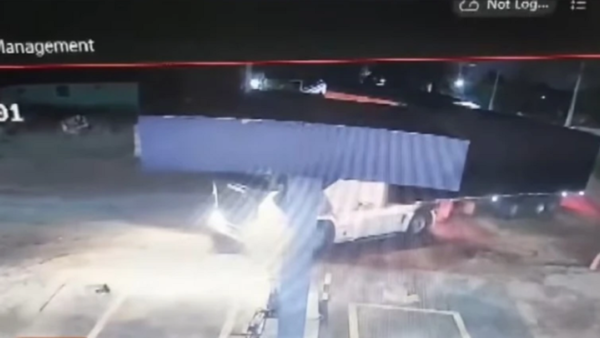 Se queda dormido al costado de la ruta y muere arrollado por un camión en J. Augusto Saldívar